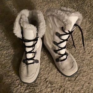 Columbia snow boots